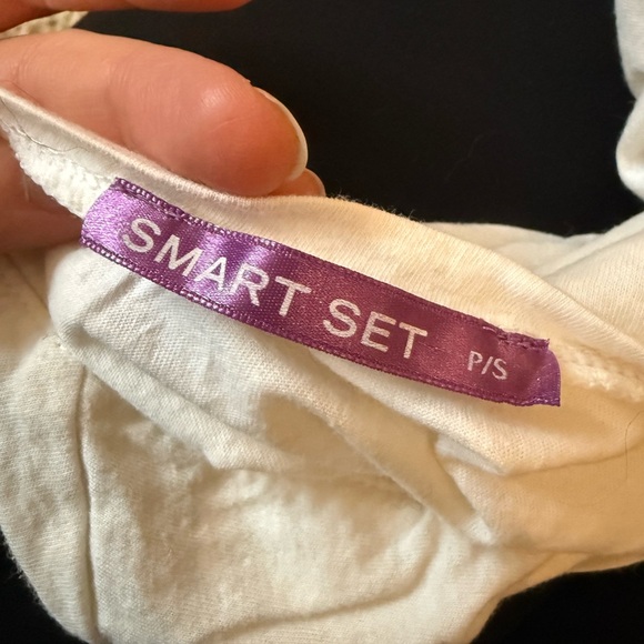 Smart Set Floral Print Top - White and Red - Picture 3 of 3